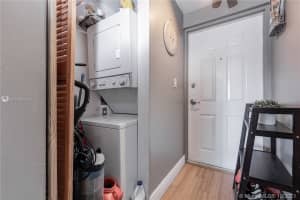 471 NE 25th St, Miami, FL 33137, Sold 12/03/21