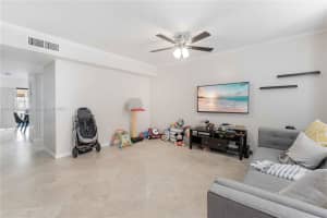 10137 SW 77th Ct, Miami, FL 33156, Sold 11/24/21