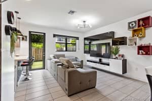 8055 NW 104th Ave, Doral, FL 33178, Sold 01/07/22