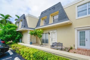 2203 NE 7th St, Hallandale Beach, FL 33009, Sold 03/15/22