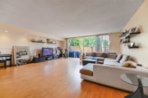 2203 NE 7th St, Hallandale Beach, FL 33009, Sold 03/15/22
