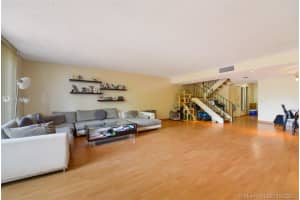 2203 NE 7th St, Hallandale Beach, FL 33009, Sold 03/15/22