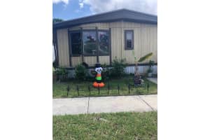 21820 NW 7th Ct, Pembroke Pines, FL 33029, Sold 02/04/22