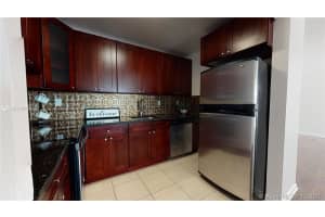 810 Lake Shore Dr, Lake Park, FL 33403, Sold 11/05/21