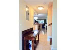 7046 NW 169th St, Hialeah, FL 33015, Sold 12/06/21