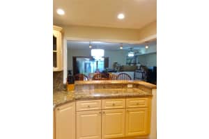 7046 NW 169th St, Hialeah, FL 33015, Sold 12/06/21