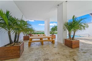 1040 Biscayne Blvd, Miami, FL 33132, Sold 03/11/22