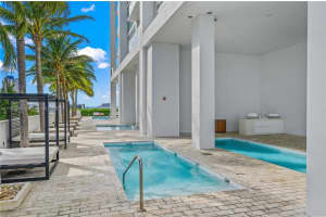 1040 Biscayne Blvd, Miami, FL 33132, Sold 03/11/22