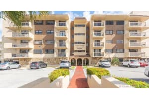 5249 NW 7th St, Miami, FL 33126, Sold 11/05/21