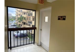 5249 NW 7th St, Miami, FL 33126, Sold 11/05/21