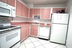 5555 Collins Ave #8z, Miami, FL 33140, Sold 02/16/22