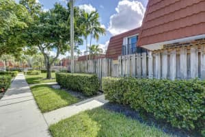9980 NW 6th Ct, Plantation, FL 33324, Sold 12/17/21