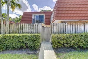 9980 NW 6th Ct, Plantation, FL 33324, Sold 12/17/21