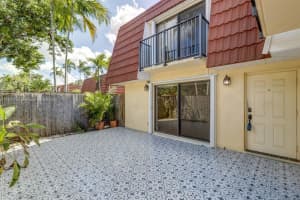 9980 NW 6th Ct, Plantation, FL 33324, Sold 12/17/21