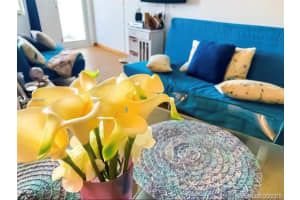 100 Lincoln Rd, Miami Beach, FL 33139, Sold 06/23/22