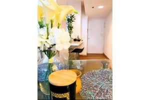 100 Lincoln Rd, Miami Beach, FL 33139, Sold 06/23/22