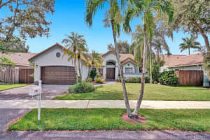 12526 SW 9th Pl, Davie, FL 33325, Sold 12/03/21