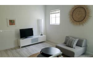 1560 Meridian Ave, Miami Beach, FL 33139, Sold 04/04/22