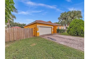 724 SE 12th Ter, Homestead, FL 33033, Sold 12/03/21