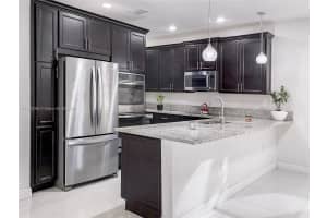10236 NW 86th St, Doral, FL 33178, Sold 12/02/21