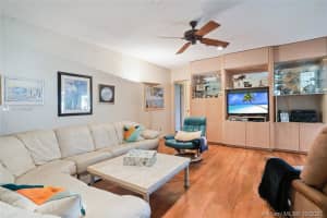 21120 NE 21st Pl, Miami, FL 33179, Sold 11/23/21
