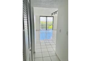9682 Fontainebleau Blvd, Miami, FL 33172, Sold 12/02/21