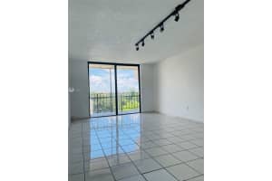 9682 Fontainebleau Blvd, Miami, FL 33172, Sold 12/02/21