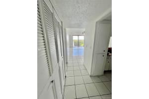 9682 Fontainebleau Blvd, Miami, FL 33172, Sold 12/02/21