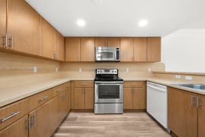 8902 NW 109th Ct, Doral, FL 33178, Sold 11/12/21