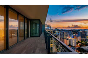 88 SW 7th St, Miami, FL 33130, Sold 11/18/21