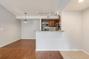 2900 S University Dr, Davie, FL 33328, Sold 11/08/21