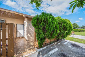 6705 NW 193rd Ln, Hialeah, FL 33015, Sold 11/22/21