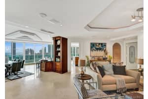 19955 NE 38th Ct, Aventura, FL 33180, Sold 03/25/22