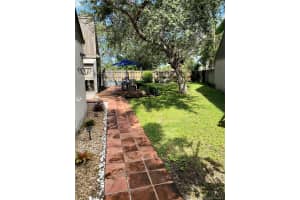9659 SW 74th St, Miami, FL 33173, Sold 03/07/22