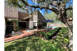 9659 SW 74th St, Miami, FL 33173, Sold 03/07/22