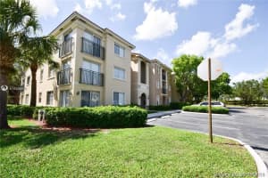 2427 Centergate Dr, Miramar, FL 33025, Sold 01/04/22