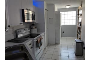 10026 Hammocks Blvd, Miami, FL 33196, Sold 11/16/21