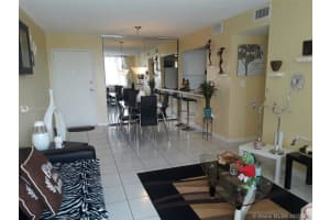 8231 NW 8th St, Miami, FL 33126, Sold 12/16/21