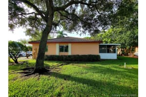 650 208th Cir, Pembroke Pines, FL 33029, Sold 12/03/21