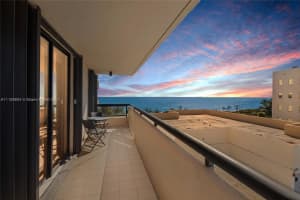 2555 Collins Ave, Miami, FL 33140, Sold 05/13/22
