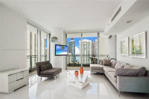 92 SW 3rd St, Miami, FL 33130, Sold 02/01/22