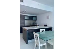 200 Biscayne Blvd Way, Miami, FL 33131, Sold 03/09/22