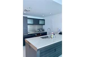 200 Biscayne Blvd Way, Miami, FL 33131, Sold 03/09/22