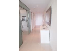 2950 NE 188th St, Aventura, FL 33180, Sold 11/08/21