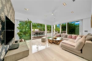 265 Fairway Dr, Miami Beach, FL 33141, Sold 04/18/22