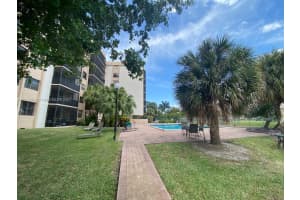 900 NE 195th St, Miami, FL 33179, Sold 12/21/21