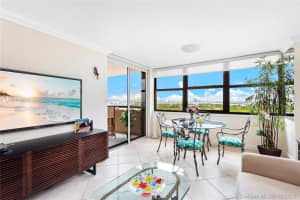 2555 Collins Ave, Miami, FL 33140, Sold 04/26/22