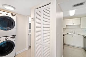 8231 NW 8th St, Miami, FL 33126, Sold 12/15/21