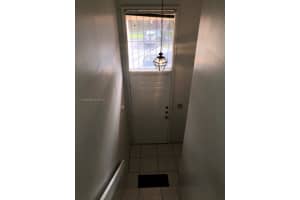 425 W Park Dr, Miami, FL 33172, Sold 12/17/21