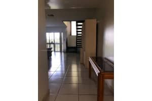 425 W Park Dr, Miami, FL 33172, Sold 12/17/21